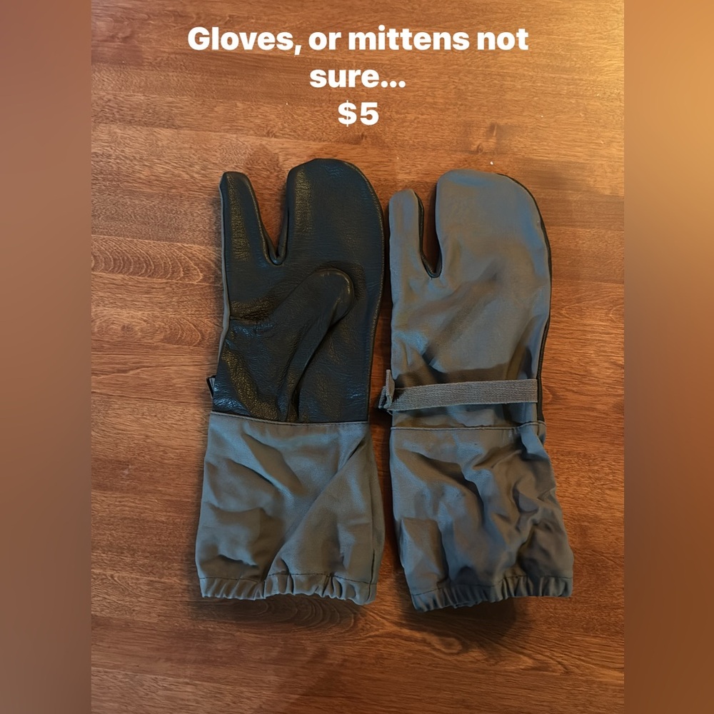 Men's Black and Gray Split-Finger Gloves